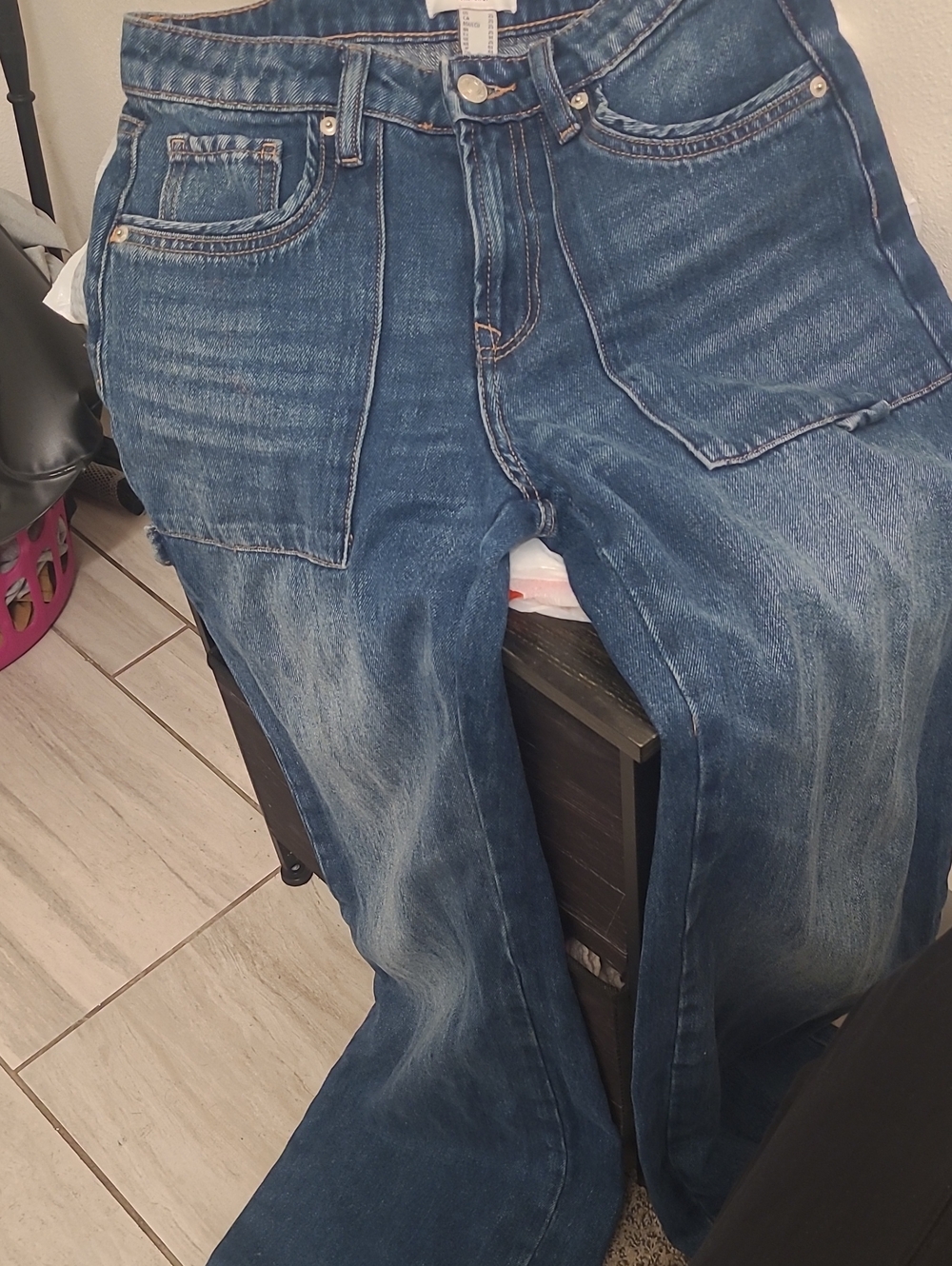 FOREVER 21 women's Dark Blue Strait Leg Denim Jeans - Size 25